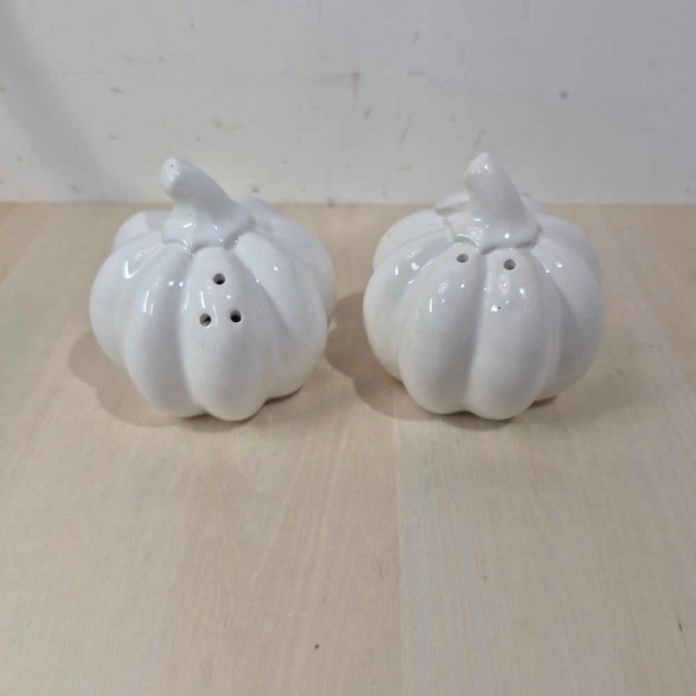 White Ceramic Pumpkin Salt and Pepper Shaker Set Glossy Fall Thanksgiving Decor